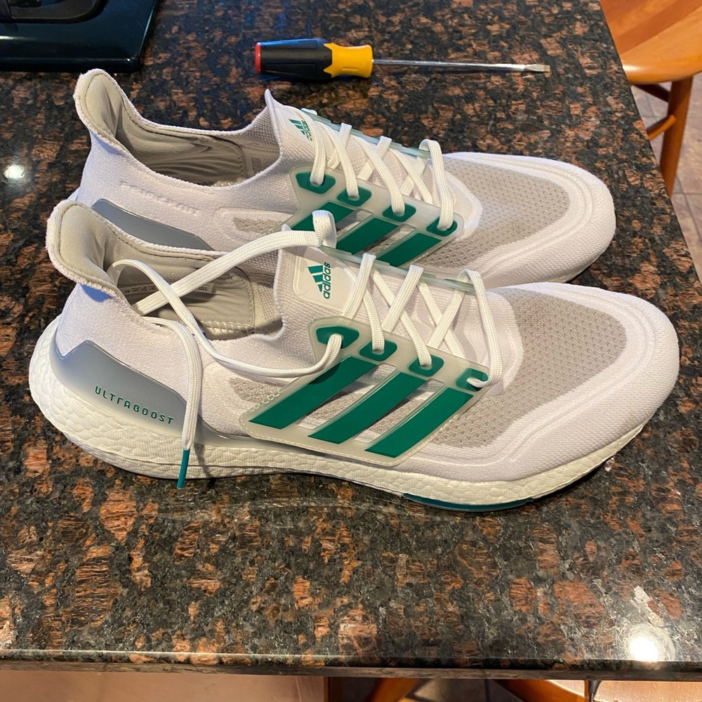Adidas Ultraboosts 21